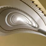 Montaż schodów - jakie narzędzia są niezbędne?