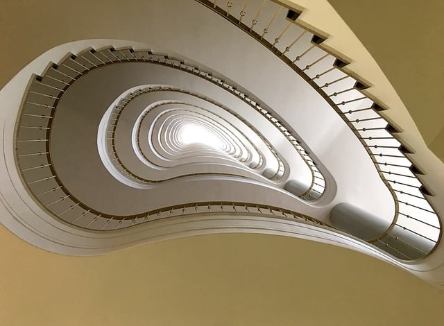 Montaż schodów – jakie narzędzia są niezbędne?